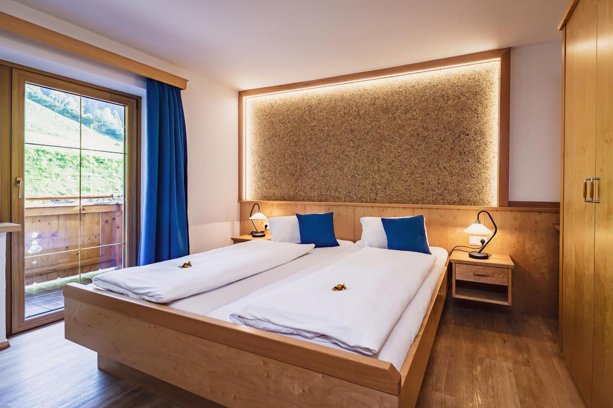 Panorama Hotel Guggenbichl - Inkl Sommerkarte, Einmaliger Eintritt Ins Tauern Spa & Bester Ausblick Ueber Kaprun Extérieur photo