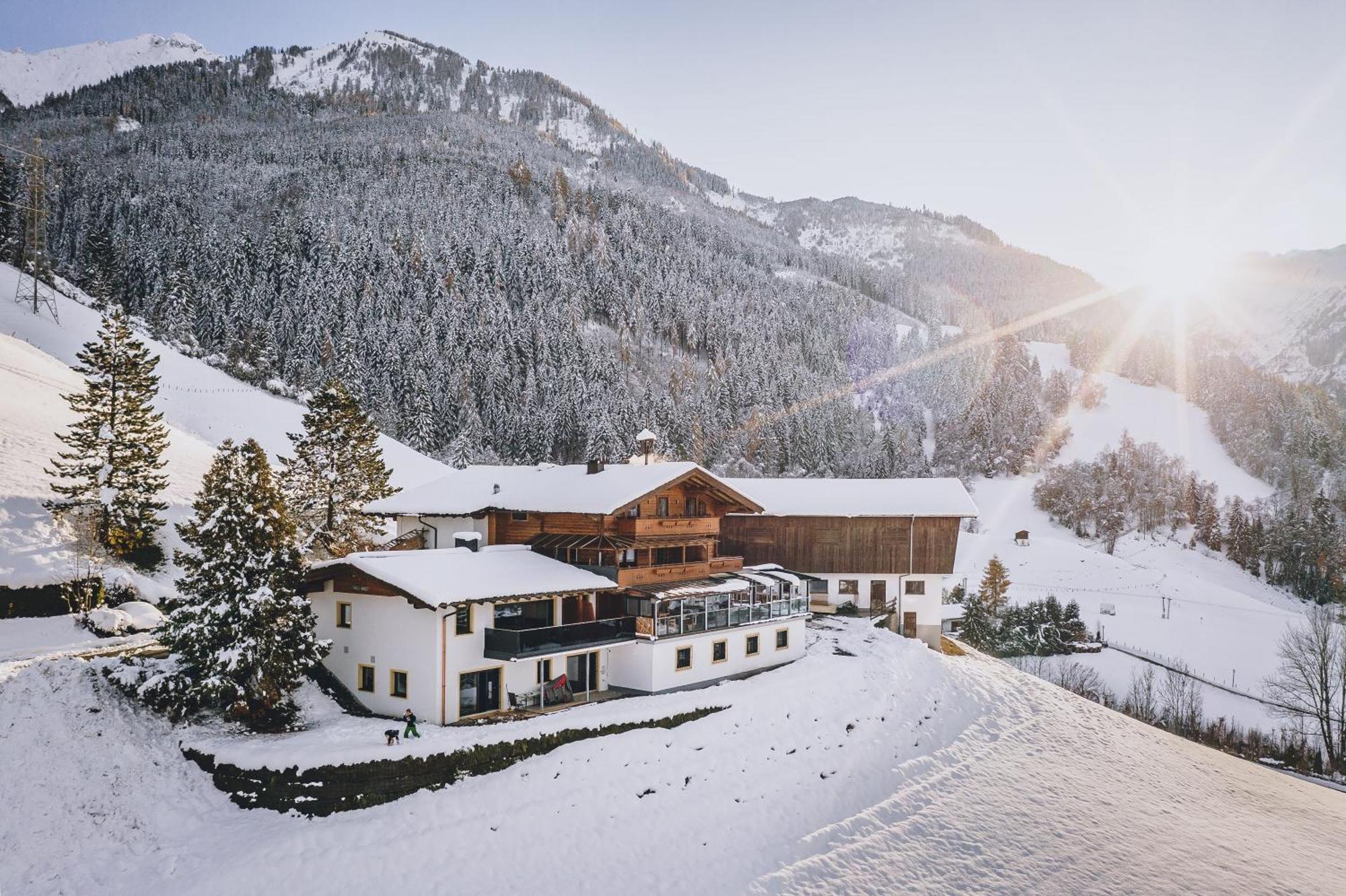 Panorama Hotel Guggenbichl - Inkl Sommerkarte, Einmaliger Eintritt Ins Tauern Spa & Bester Ausblick Ueber Kaprun Extérieur photo